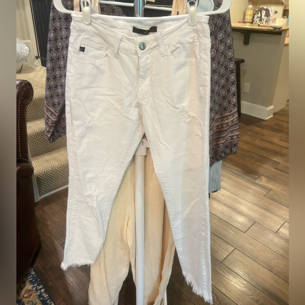 KanCan White Ankle Cropped Jeans